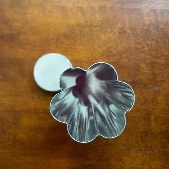 The Pampered Chef Valtrompia
Bread Tube- Flower #1550 - Picture 3 of 4